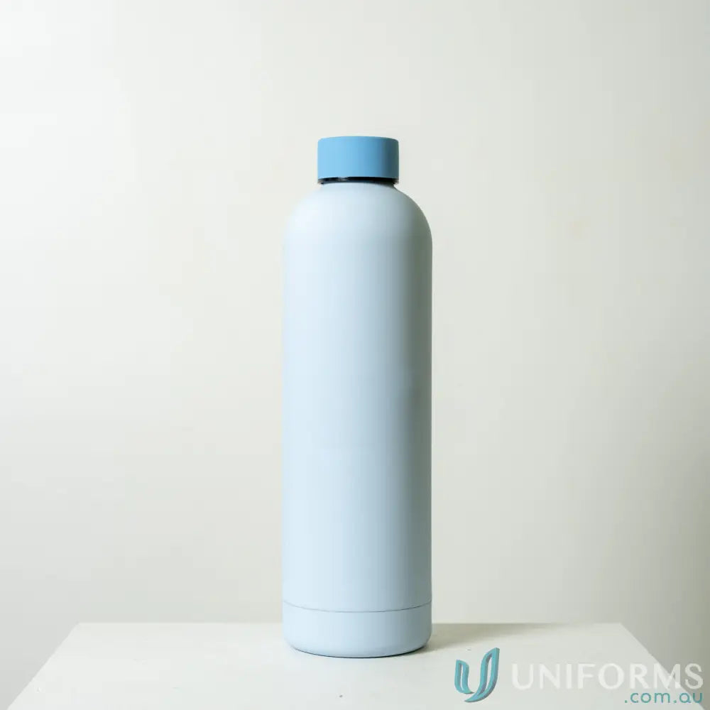 Light blue stainless steel water bottle with double-wall vacuum insulation for uniforms
