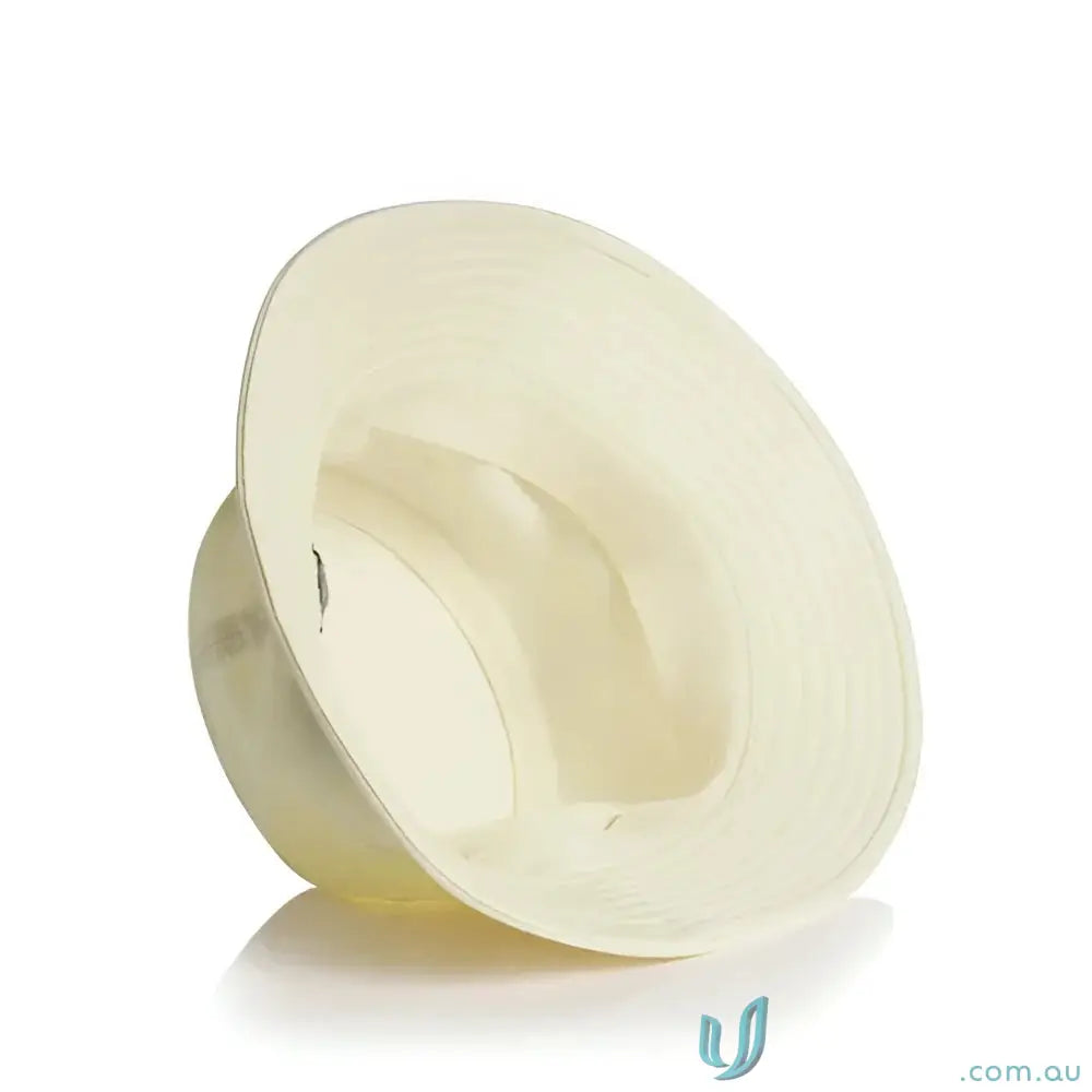 Light-colored bucket hat with reinforced brim and lightweight cotton for casual style