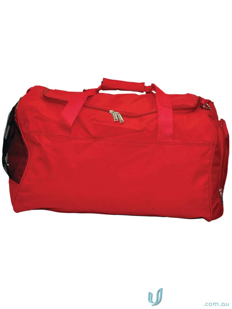 Red duffel bag from Winning Spirit Basic with detachable shoulder strap, perfect for b2000 basic sports