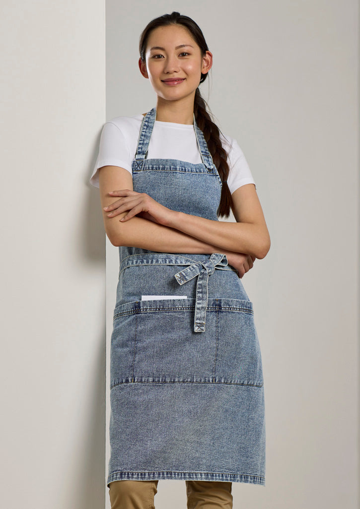 Clout apron in light blue wash denim with pockets and straps