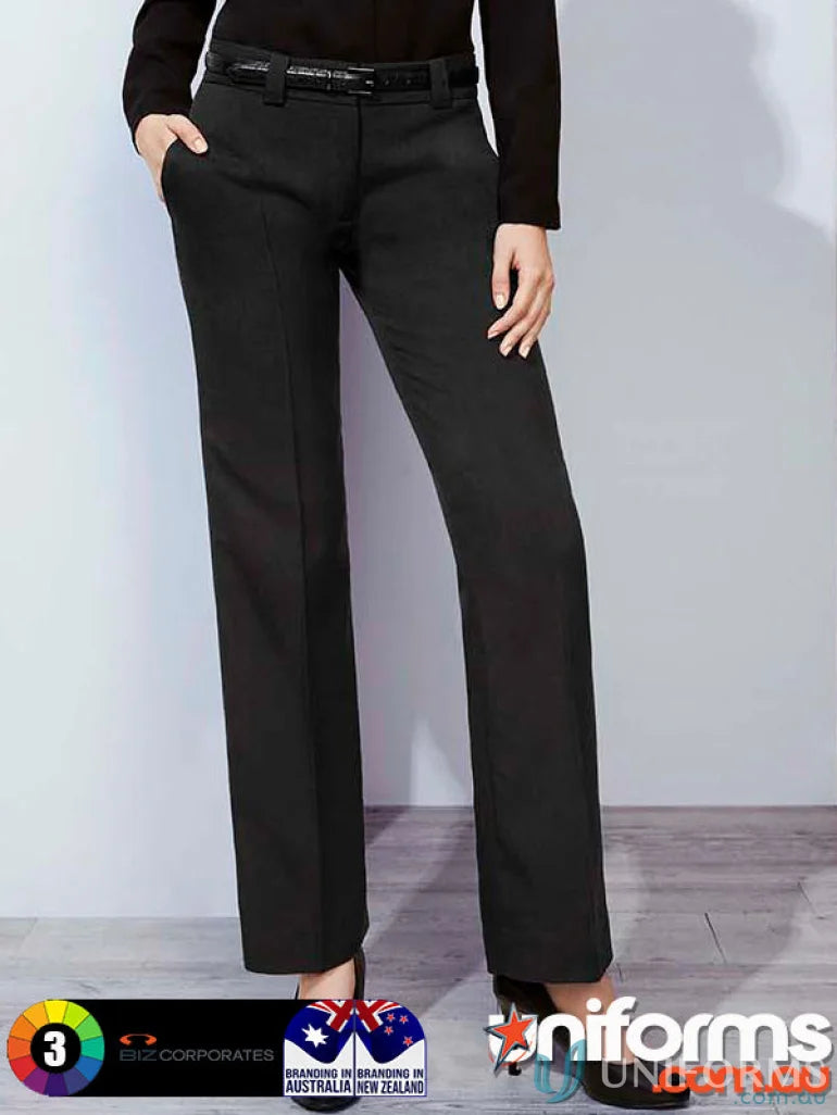Black women’s trousers with straight leg and black belt, perfect for hipster fit workwear