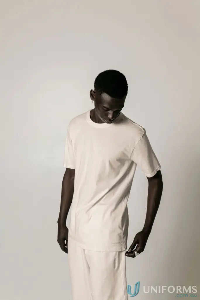 Matching t-shirt and pants set in regular fit with nameless CB embroidery, Bobby Tee style