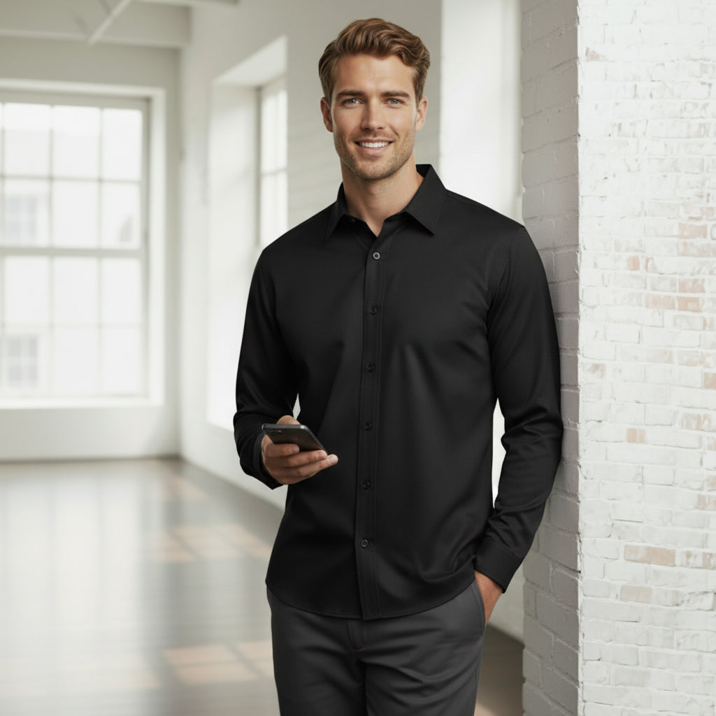 Elwood LS shirt in black: modern button-down collar, pre-shrunk oxford weave