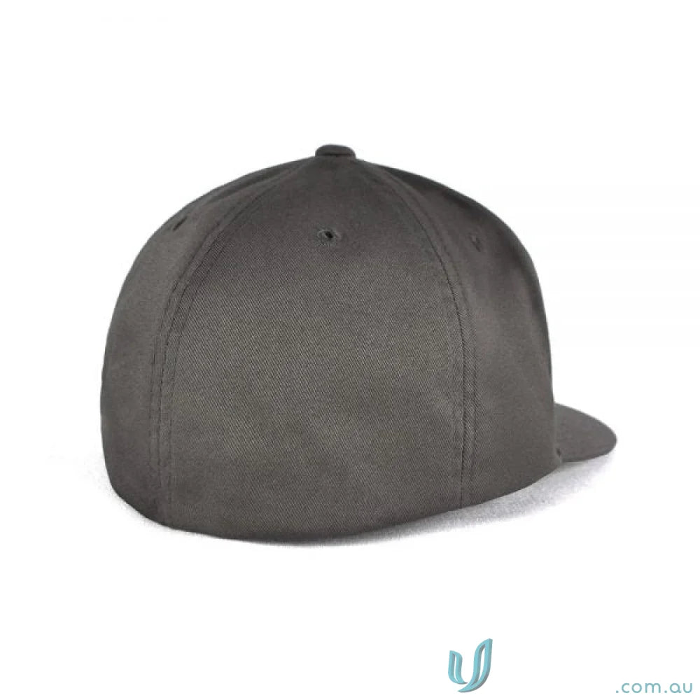 Gray fitted baseball cap, perfect for pro baseball fans and flexfit pro style