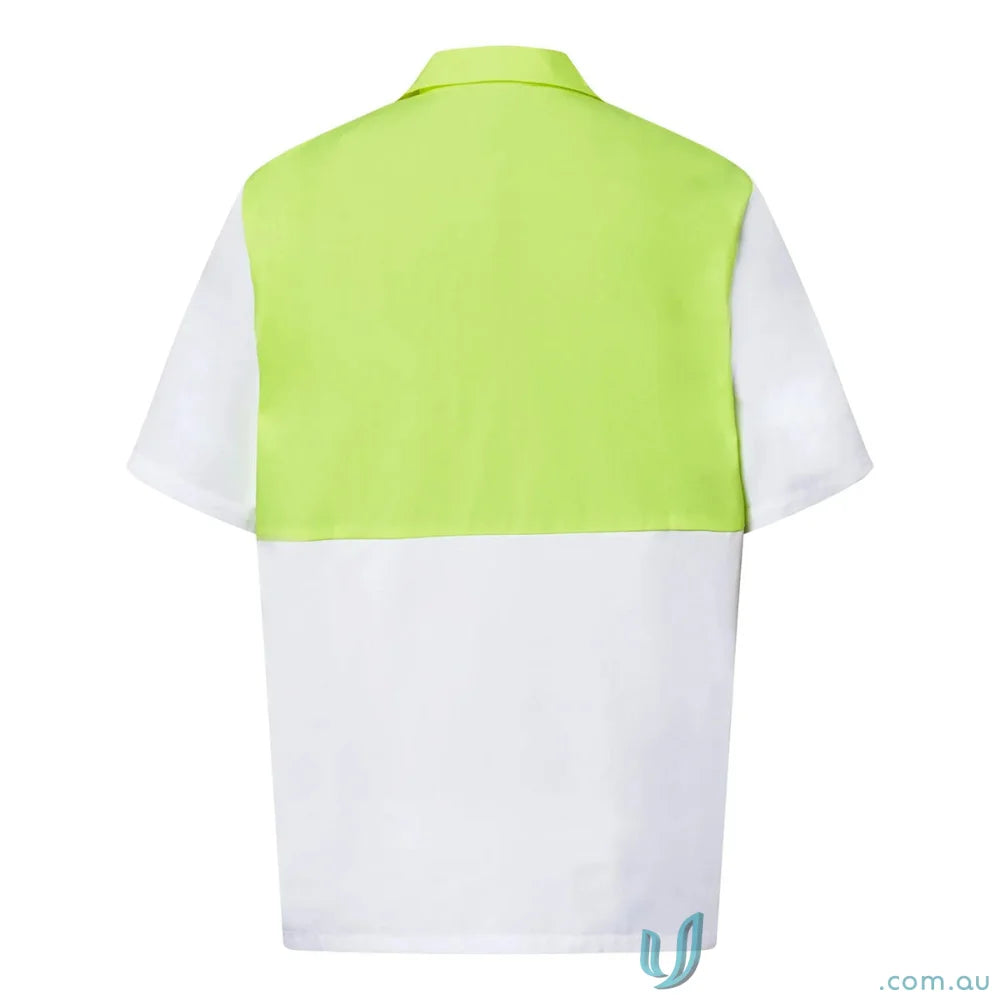 Two-tone short-sleeved Jac SS Shirt for added coverage in the food industry style