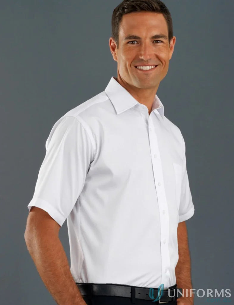 Smiling man in Keval Poplin SS Shirt, style 201-jk, men’s short sleeve poplin shirt