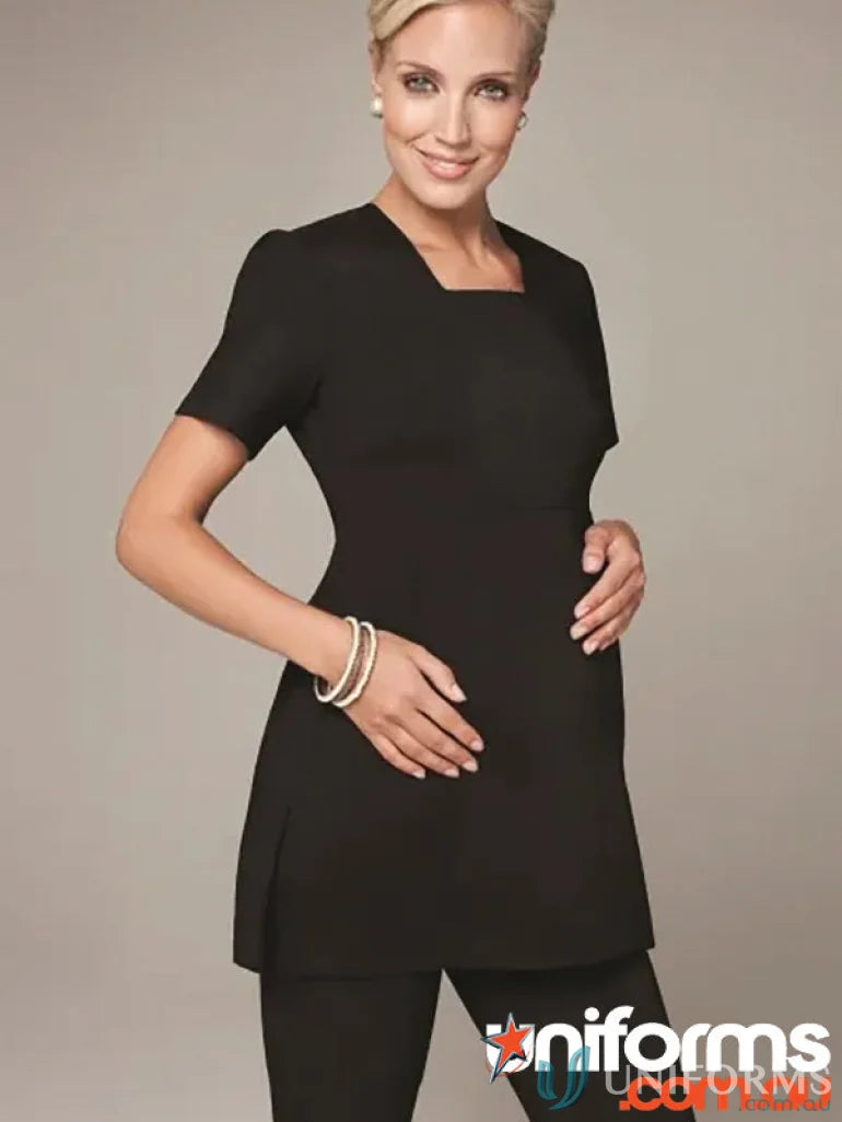 Black square-neck maternity beauty tunic for a stylish maternity look