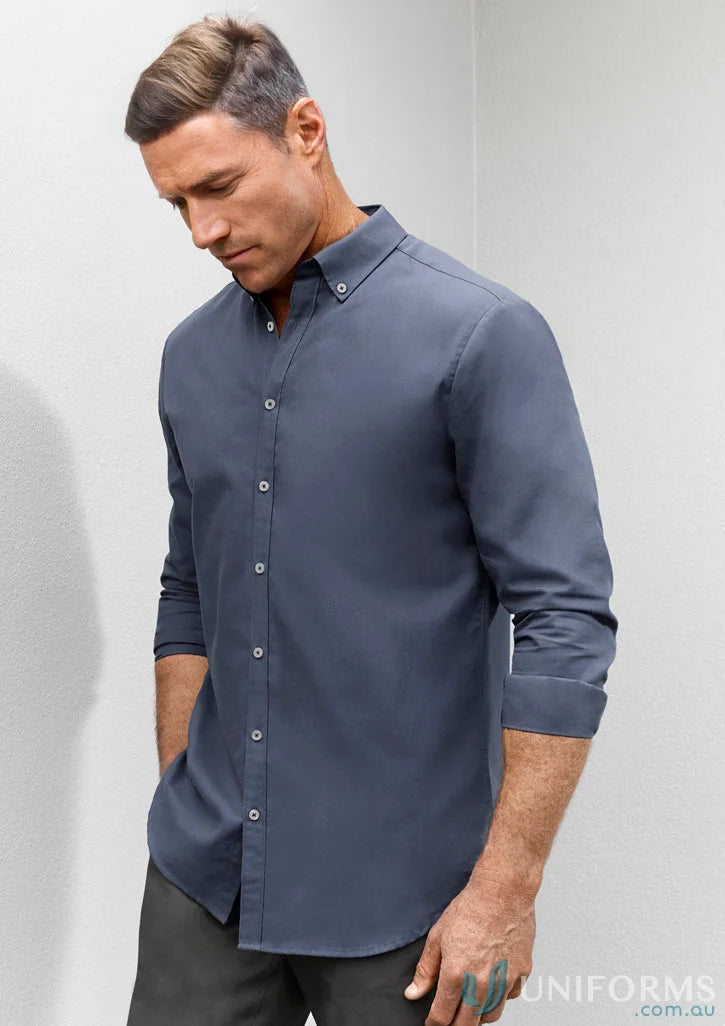 Man wearing Memphis LS Shirt with modern button-down collar in pre-shrunk oxford weave