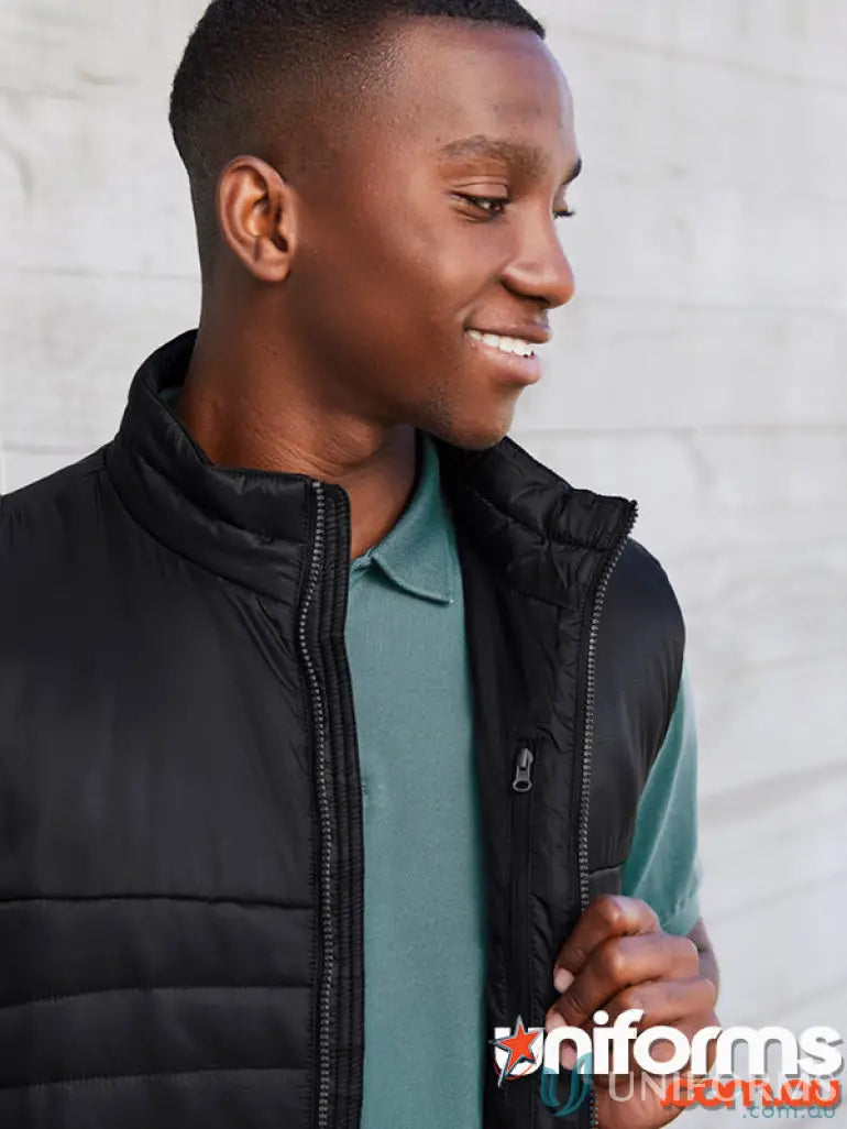 Men’s expedition vest J213M with black quilted puffer style and premium hi-loft polyfil