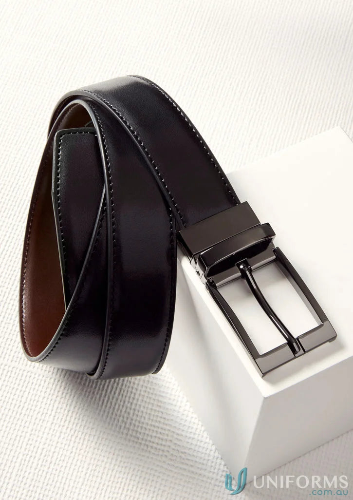 Mens leather reversible belt with genuine leather centre and metal buckle for style and versatility