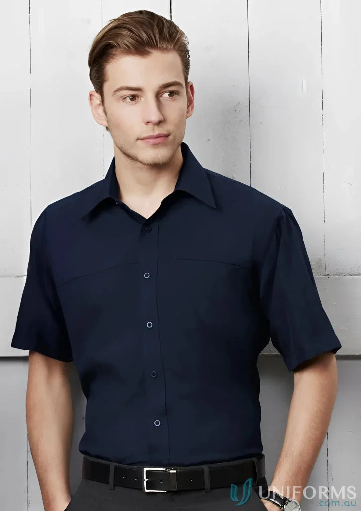 Navy blue men’s Oasis Short Sleeve Shirt, perfect for a casual look