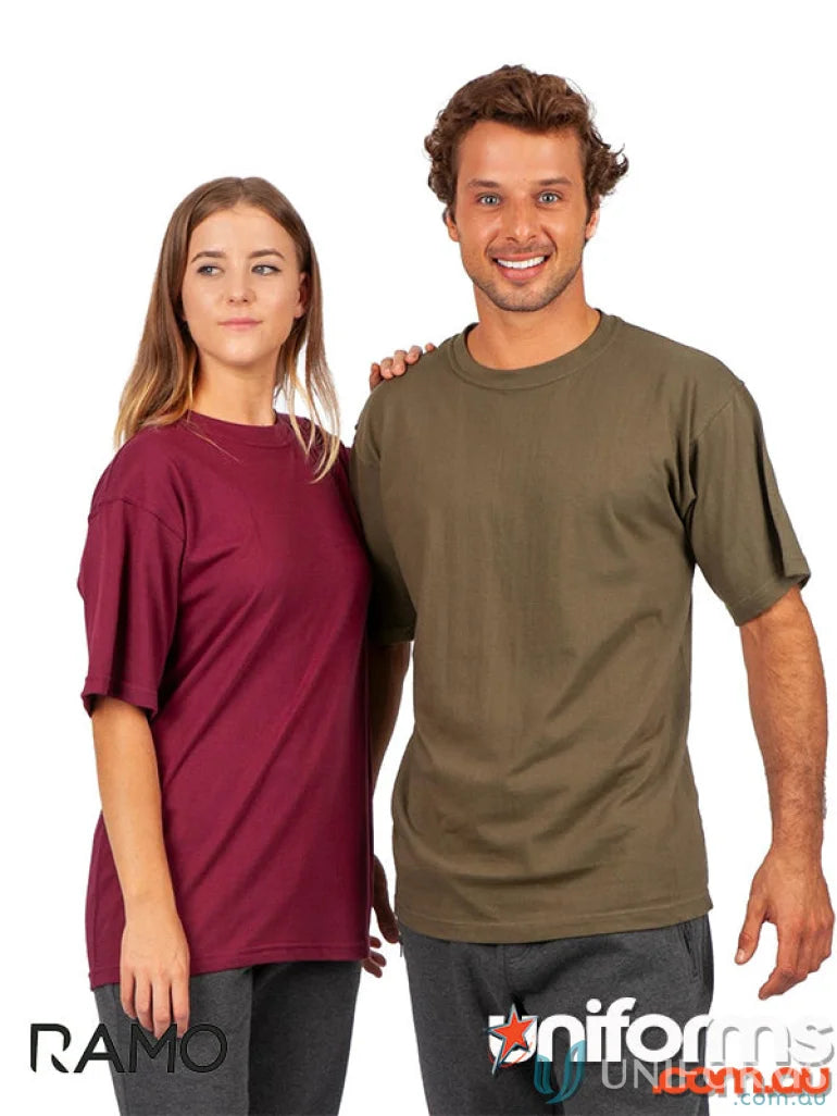 Two people in plain Regular T-Shirts, perfect for uniforms or workwear setup