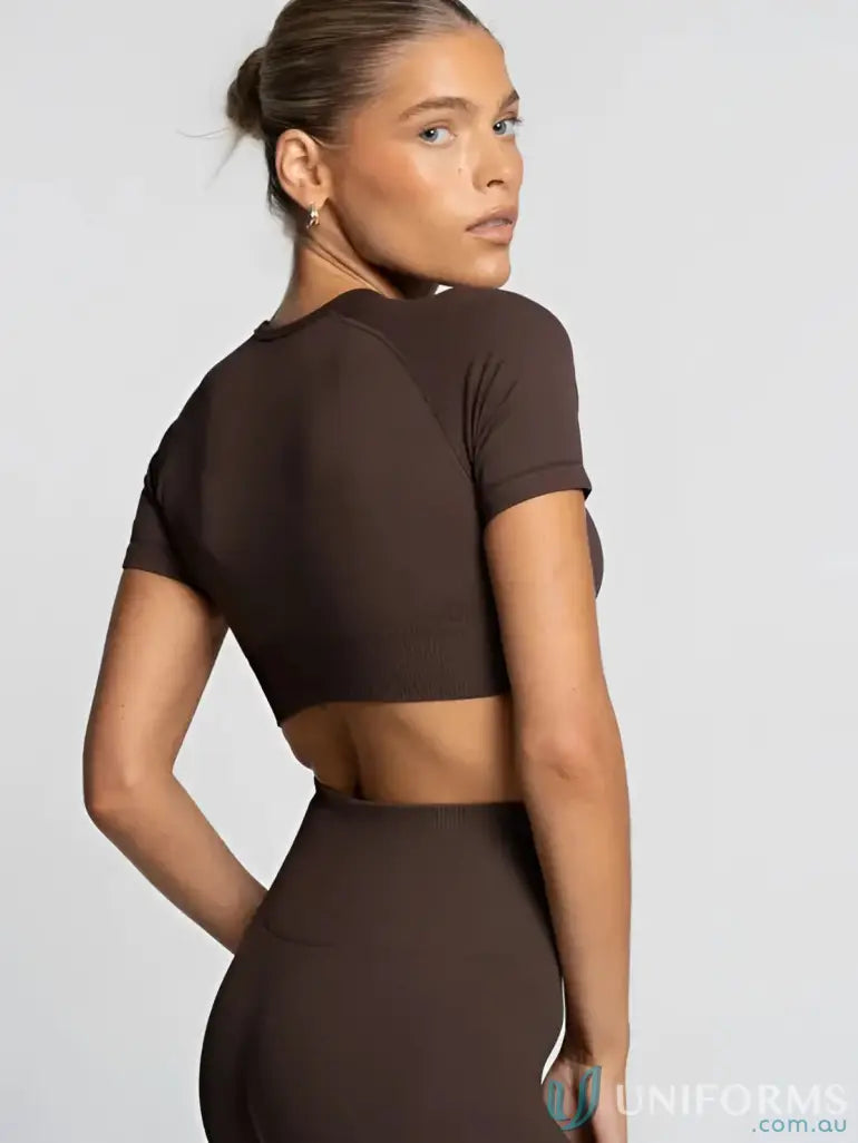 Brown seamless tee with round neck and matching leggings, perfect for uniforms