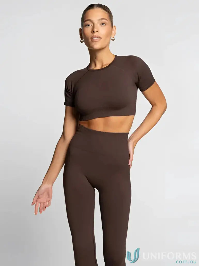 Brown seamless crop top and leggings set featuring a round neck seamlesstee look