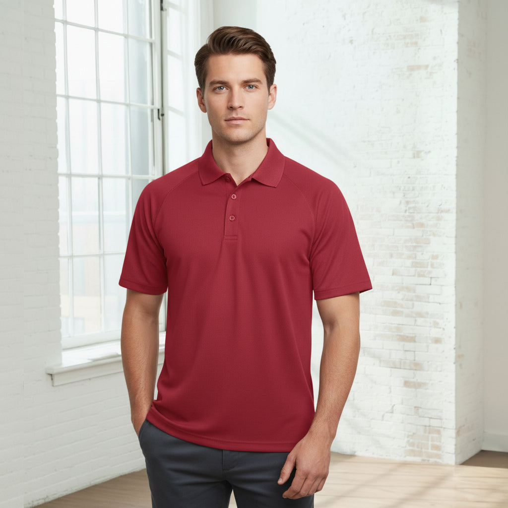 Man in p300ms men’s Sprinter Polo from collection sprint, solid red