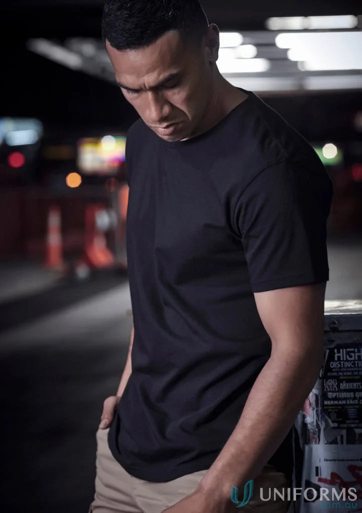 Black Streetworx Tee Shirt made of breathable cotton with a slim fit and curved hem
