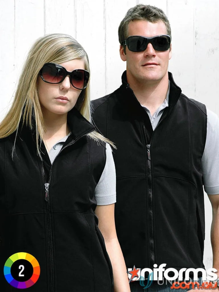 Two people in black Summit Vests with tapered fit, perfect for sports uniforms