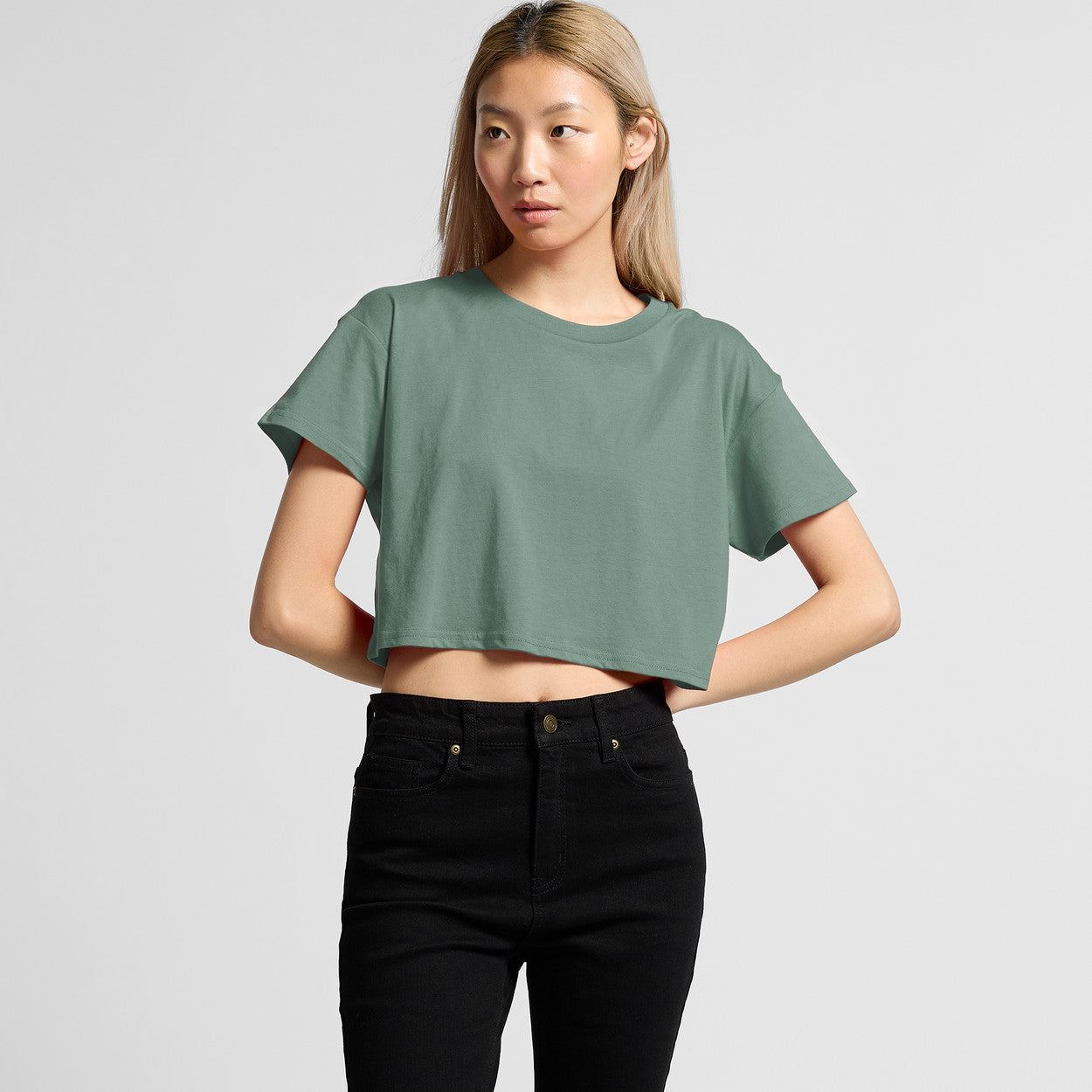 Green relaxed fit crop tee for women with short sleeves