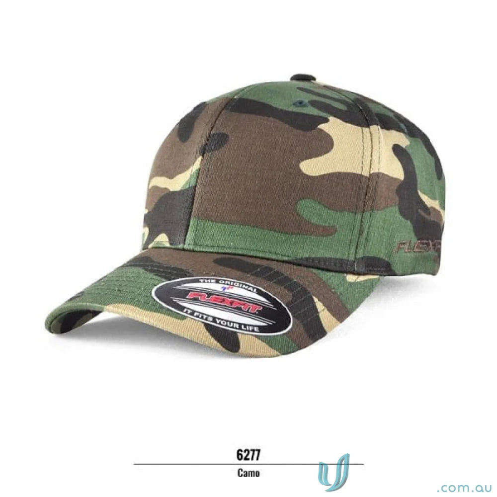 Camo baseball cap with Flexfit technology, worn by the world, athletic shape silver