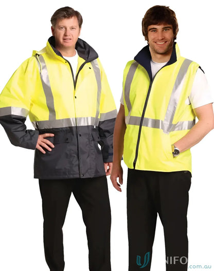 Two men in high-vis jackets wearing SW20A 3in1 rainproof safety gear