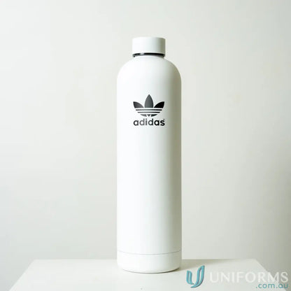 White Adidas water bottle in stainless steel with double-wall vacuum keeps drinks hot or cold