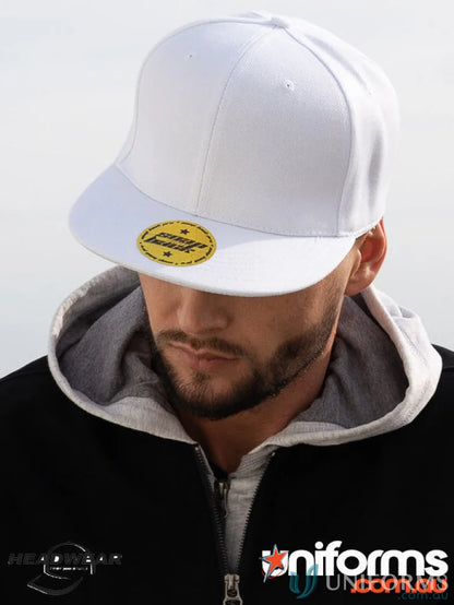 White baseball cap from American Twill with Snap Back, perfect for uniforms or workwear