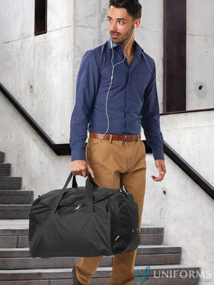 Black duffel bag from Winning Spirit Basic with detachable shoulder strap for b2000 basic sports