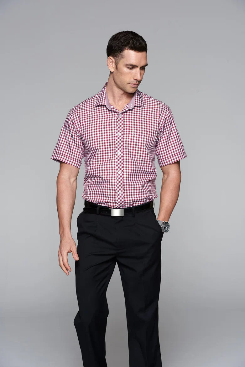 Brighton mens checkered short-sleeved shirt in red and white cotton, perfect mens ss shirt