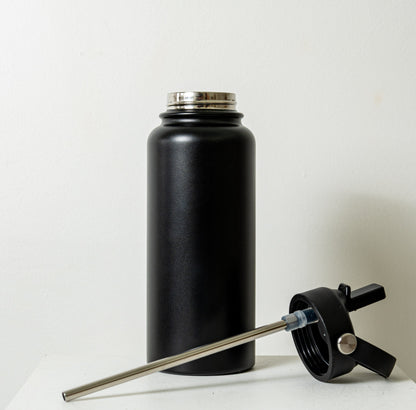 Black matte Byron 1L stainless steel bottle with straw and handle