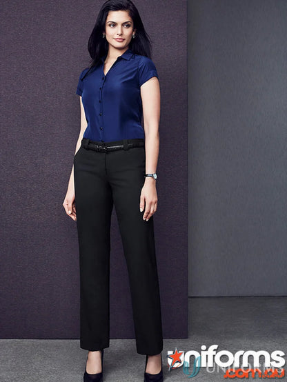 Dark blue short-sleeved blouse with black trousers and heels for Comfort Wool Hipster Fit workwear