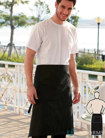 Smiling man wearing cotton drill three quarter apron without pocket in white t-shirt