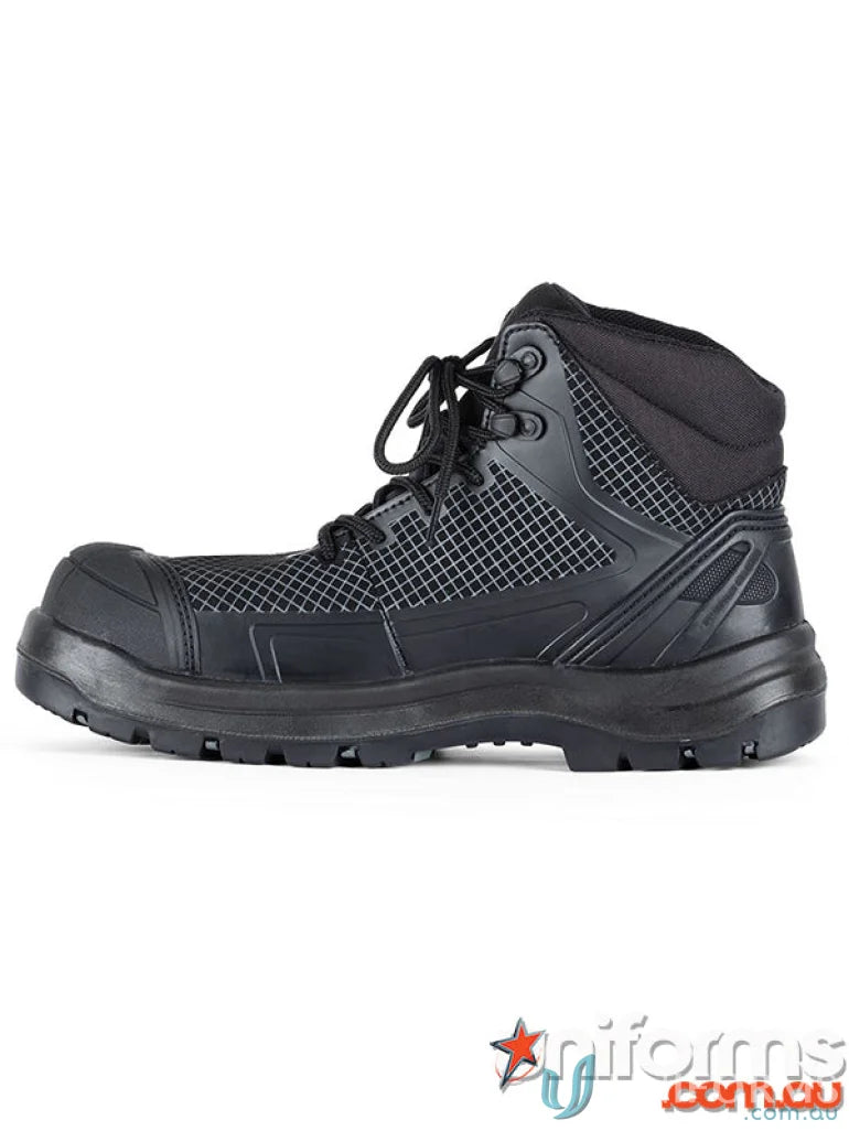 Black True North Safety Boot with resistant sole, ideal for uniforms and workwear