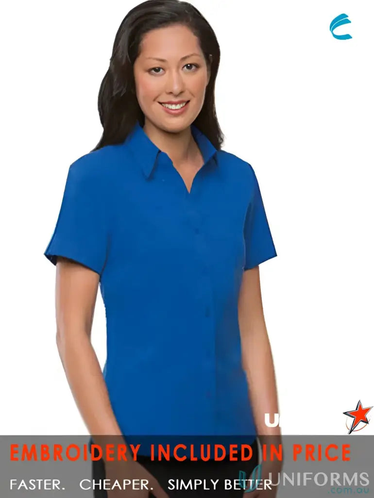 Woman wearing FMIG EMB Ladies Ezylin SS Shirt blue short-sleeved work uniforms