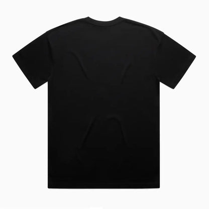 Black short-sleeved t-shirt.