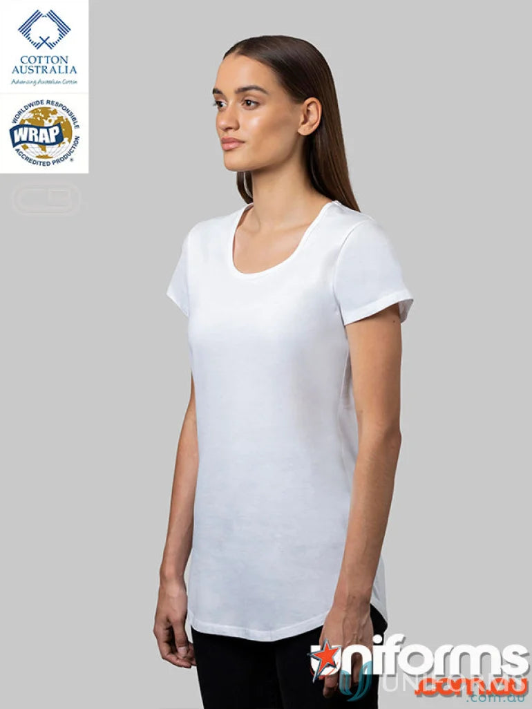 White women’s scoop-neck t-shirt from Ladies Curve Tee, perfect to measure your size and length