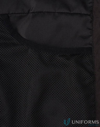 Black mesh pocket on Winning Spirit Ladies 3D Cut Sustainable Insulated Puffer jacket