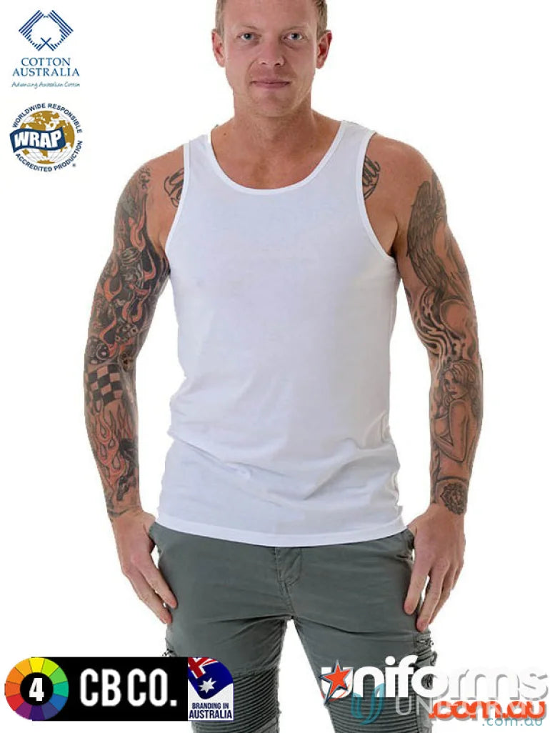 Man wearing a white singlet with perfect length, ideal for measuring your fit