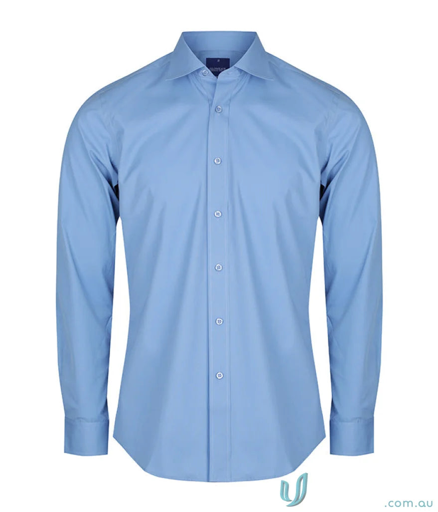 Light blue Nicholson Slim Fit premium poplin shirt with long sleeves for a sharp look