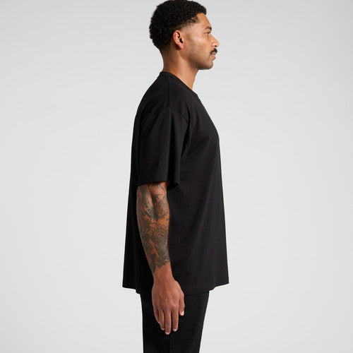 Black oversized t-shirt with short sleeves and ribbed neckline, made of cotton.