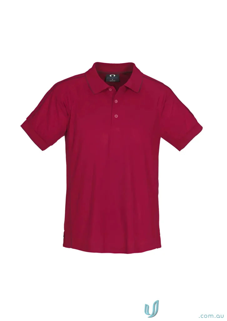Men’s resort polo shirt in dark pink with three buttons for effortless style