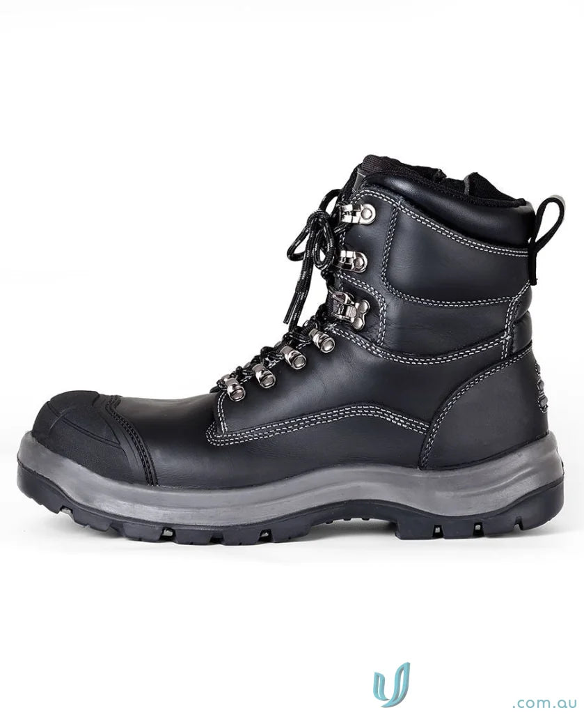 Black leather work boot with resistant sole, perfect for uniforms and safety gear