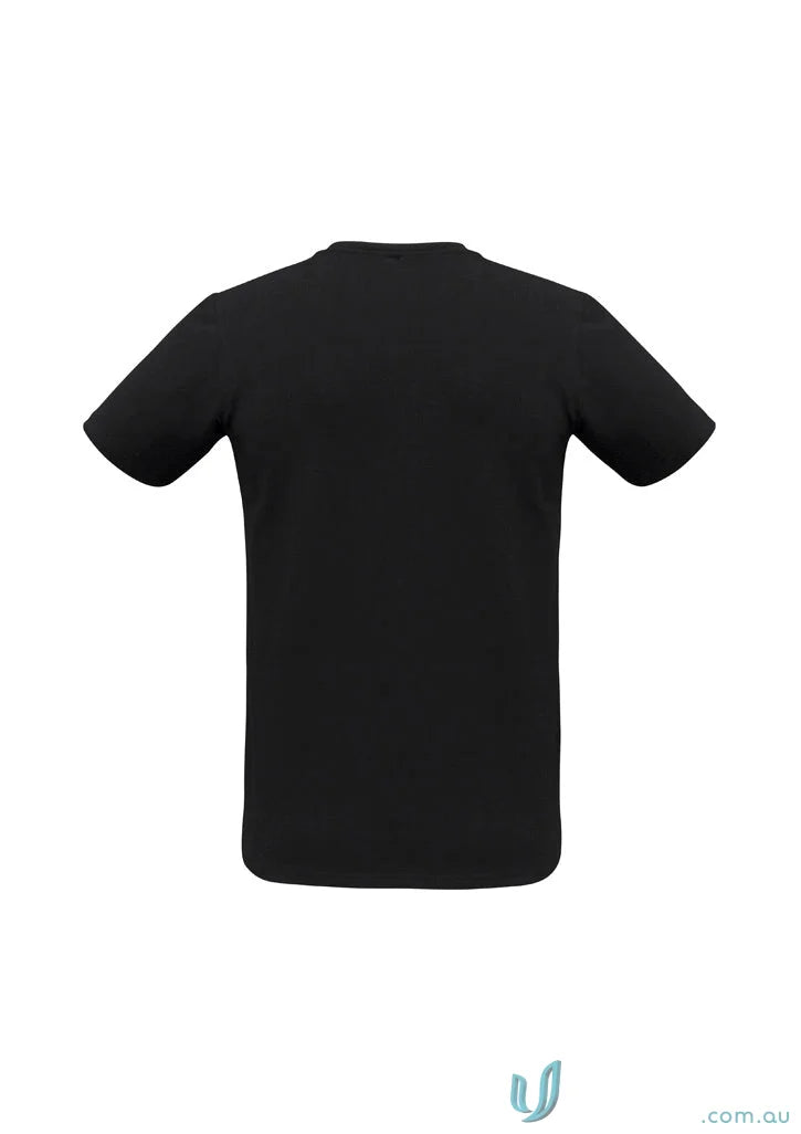 Black short-sleeved Viva Tee t403m showcasing your winning spirit casual style