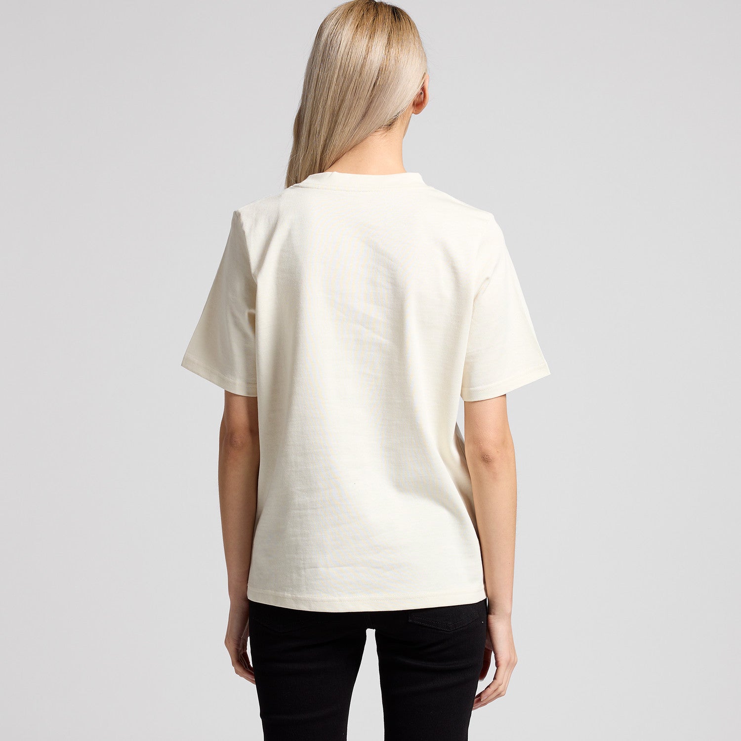 Cream-colored women’s heavyweight relaxed fit t-shirt