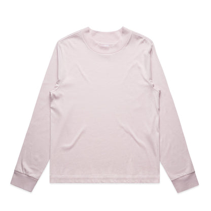 Lavender long-sleeved t-shirt with ribbed cuffs and hem, made of soft cotton.
