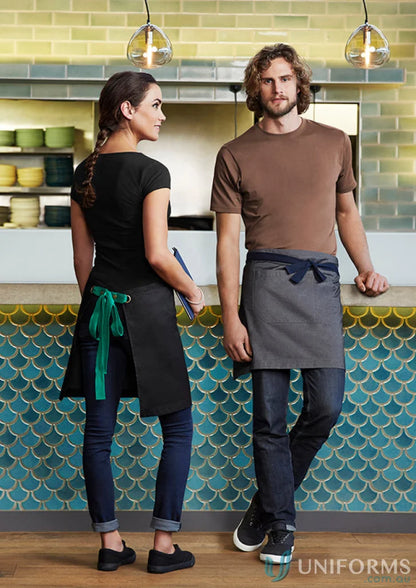 Two restaurant workers in Yes Chef Urban Half Apron with textured fabric waist straps